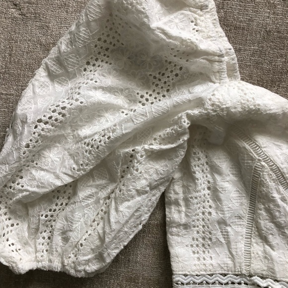 Too - Picture 4 of 5